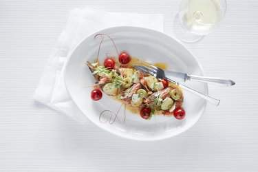 NCL Norwegian Escape Bayamo Restaurant 3.jpeg